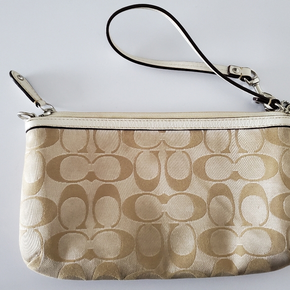 Coach wristlet - Picture 2 of 9